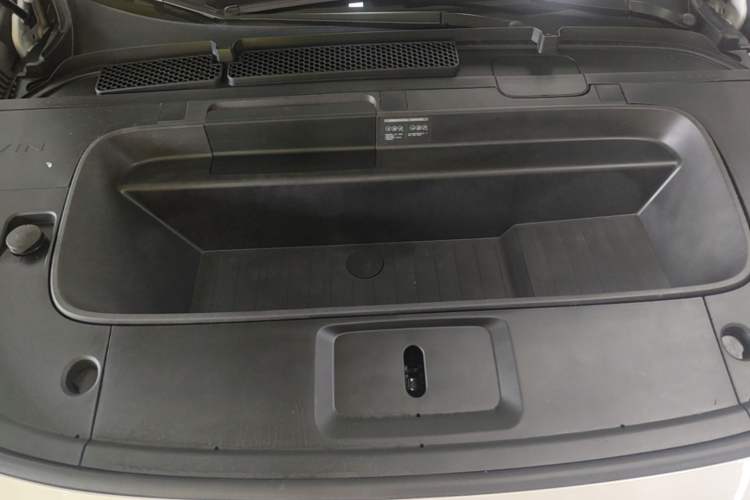 Used XPeng G7 2025 Model—702 Ultra Long Range Engine Bay