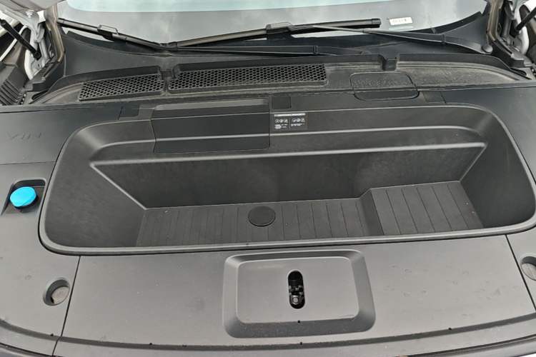 Used XPeng G7 2025 Model—602 Long Range Max Engine Bay