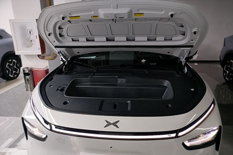 Used XPeng G7 2025 Model—702 Ultra Long Range Engine Bay
