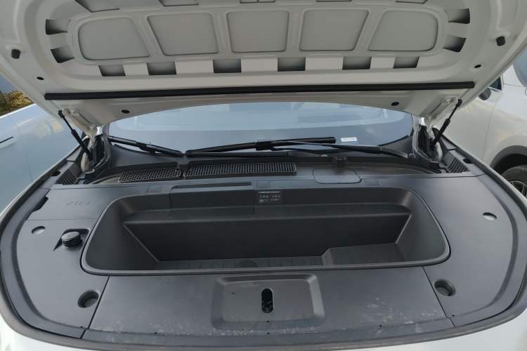 Used XPeng G7 2025 702 Max Engine Bay