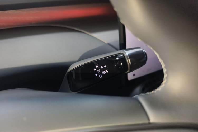 Used XPeng G7 2025 Model—702 Ultra Long Range Gear Lever