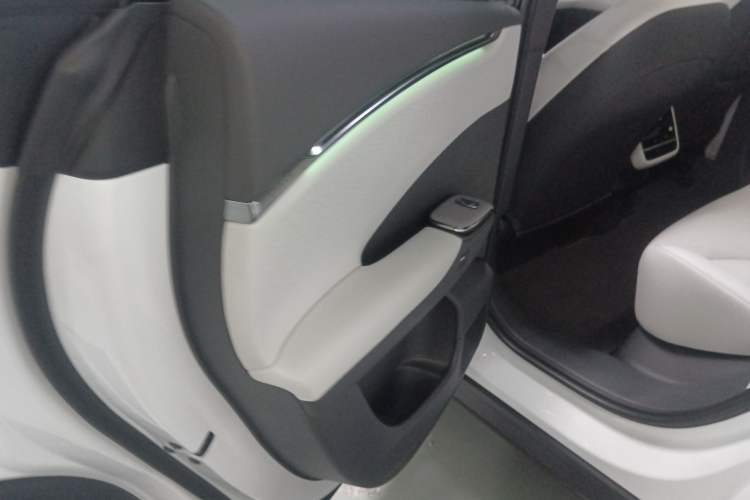 Used XPeng G7 2025 Model—602 Long Range Max Interior 8