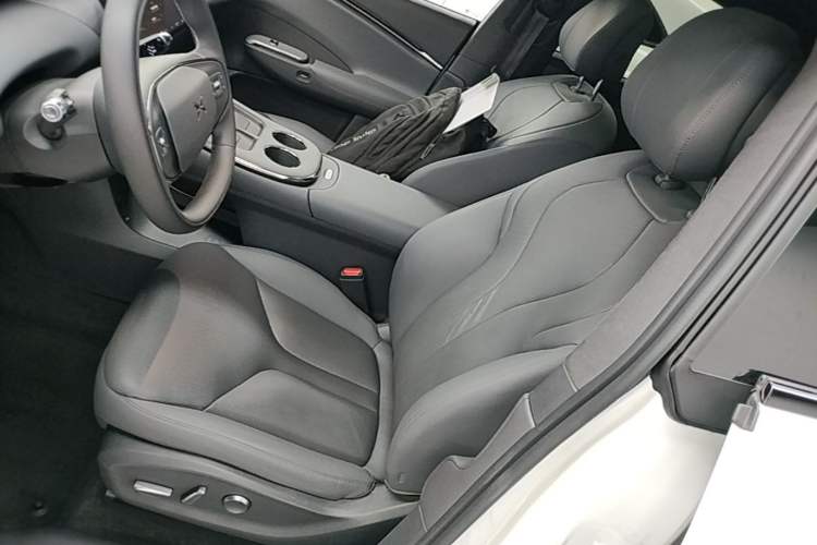 Used XPeng G7 2025 Model—702 Ultra Long Range Left Front Seat