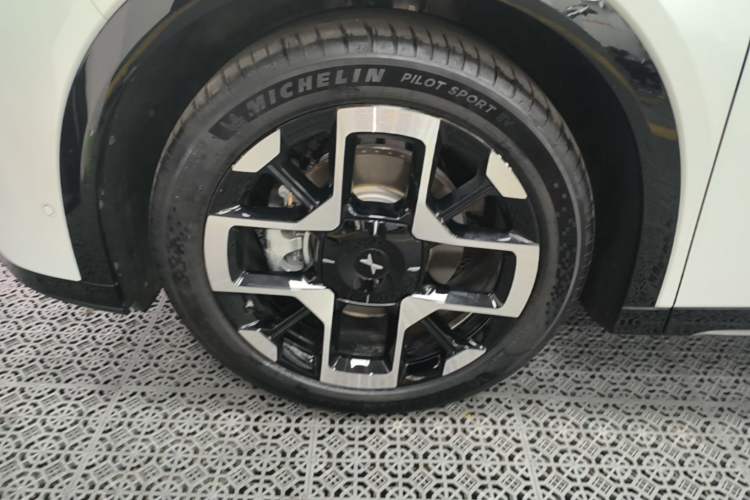 Used XPeng G7 2025 Model—702 Ultra Long Range Left Front Wheel Hub