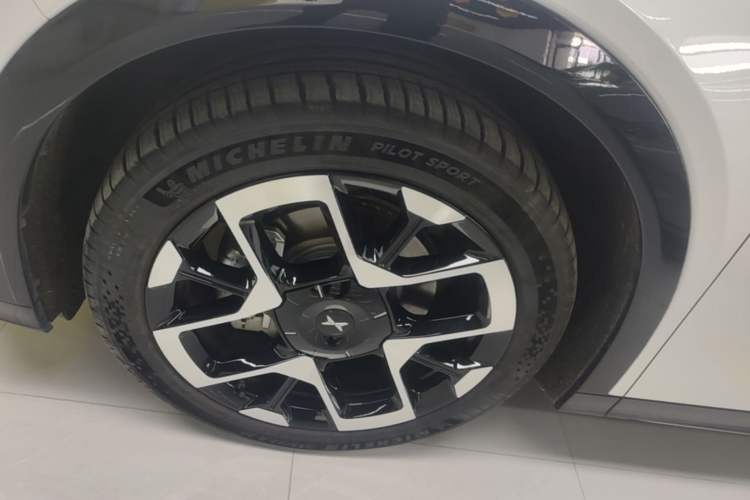Used XPeng G7 2025 Model—702 Ultra Long Range Left Front Wheel Hub