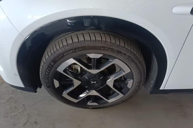 Used XPeng G7 2025 Model—702 Ultra Long Range Left Front Wheel Hub