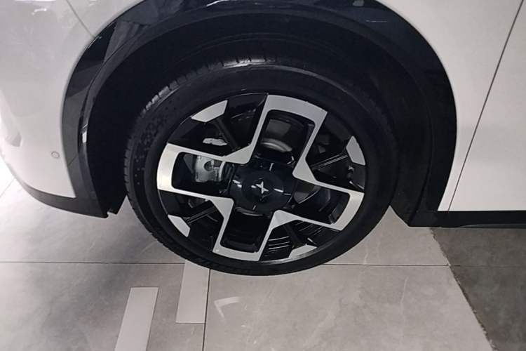 Used XPeng G7 2025 Model—702 Ultra Long Range Left Front Wheel Hub