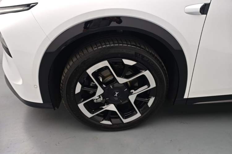 Used XPeng G7 2025 Model—702 Ultra Long Range Left Front Wheel Hub