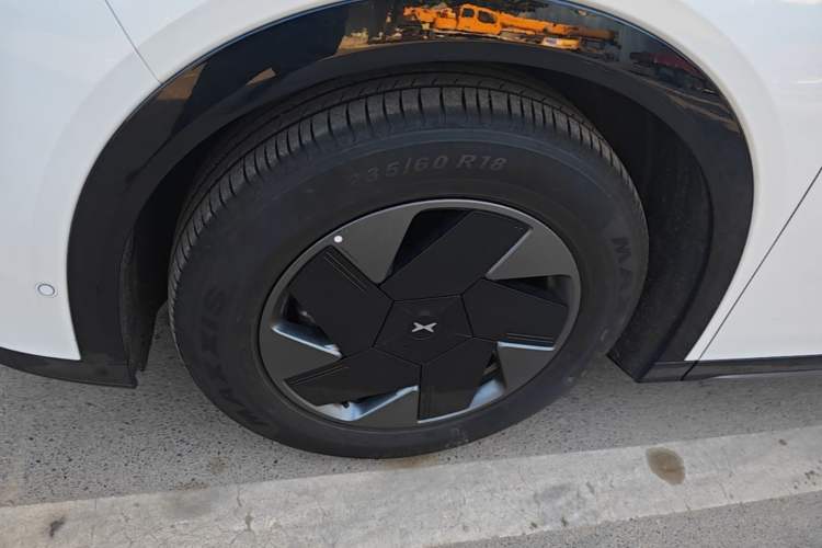 Used XPeng G7 2025 Model—702 Ultra Long Range Left Front Wheel Hub