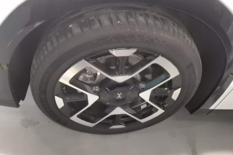 Used XPeng G7 2025 Model—702 Ultra Long Range Left Front Wheel Hub