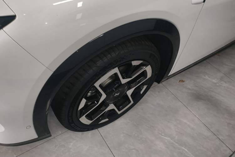 Used XPeng G7 2025 Model—702 Ultra Long Range Left Front Wheel Hub