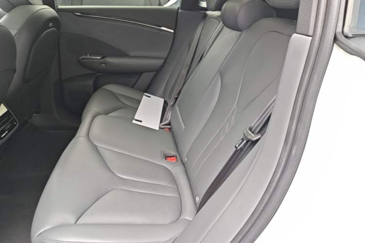 Used XPeng G7 2025 Model—702 Ultra Long Range Left Rear Seat