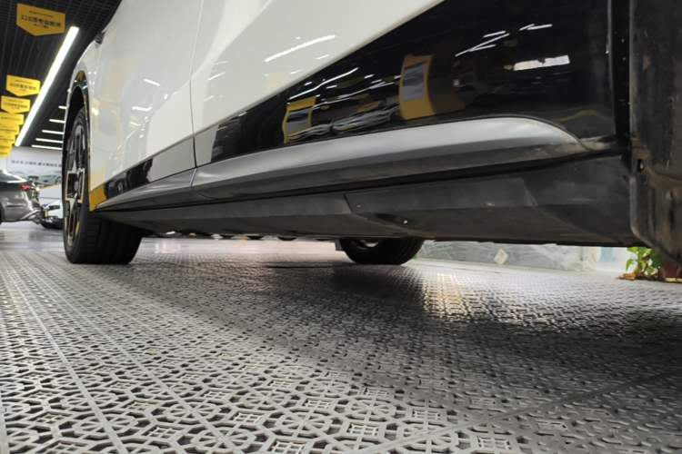 Used XPeng G7 2025 Model—702 Ultra Long Range Left Side Sill