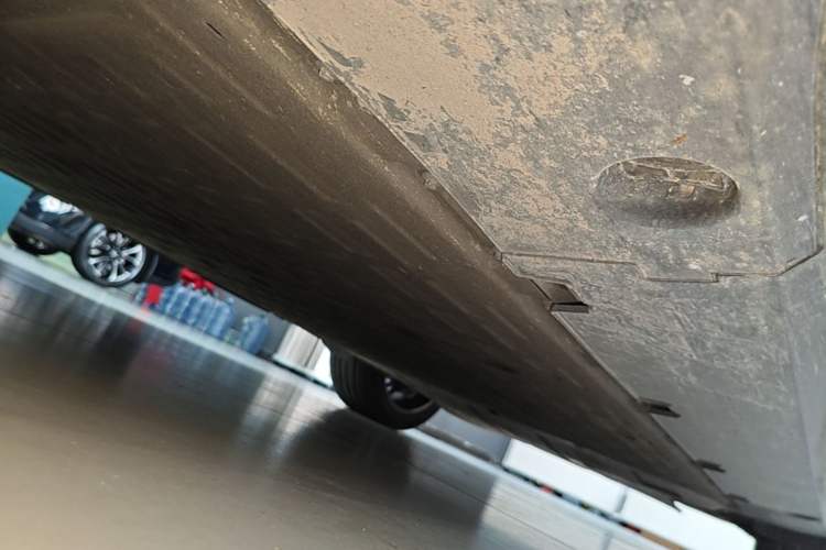 Used XPeng G7 2025 Model—702 Ultra Long Range Left Side Sill