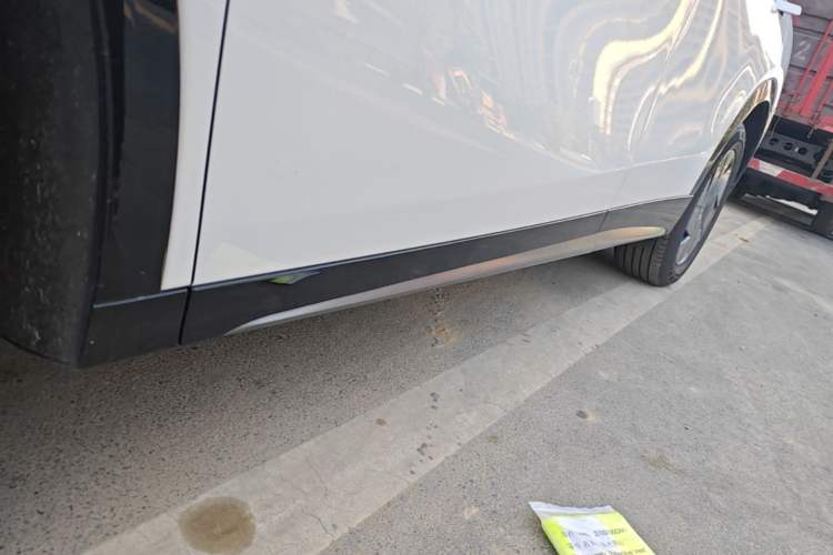 Used XPeng G7 2025 Model—702 Ultra Long Range Left Side Sill
