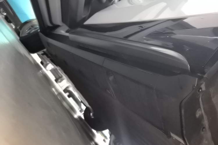 Used XPeng G7 2025 Model—702 Ultra Long Range Left Side Sill