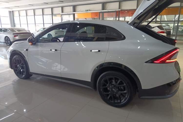 Used XPeng G7 2025 702 Max Left Side