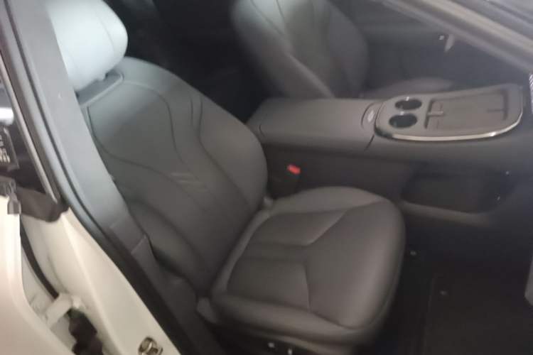 Used XPeng G7 2025 Model—702 Ultra Long Range Right Front Seat