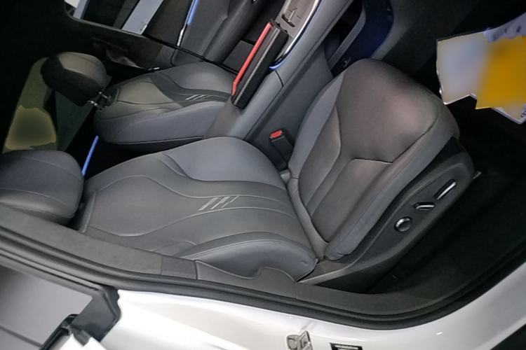 Used XPeng G7 2025 Model—702 Ultra Long Range Right Front Seat