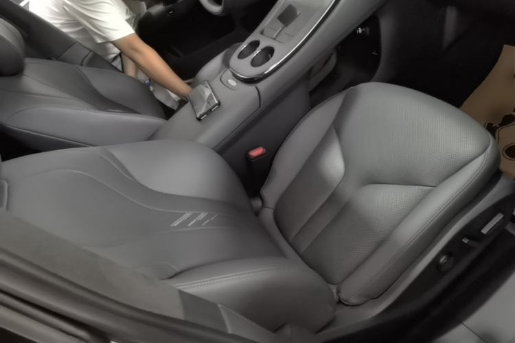 Used XPeng G7 2025 Model—702 Ultra Long Range Right Front Seat