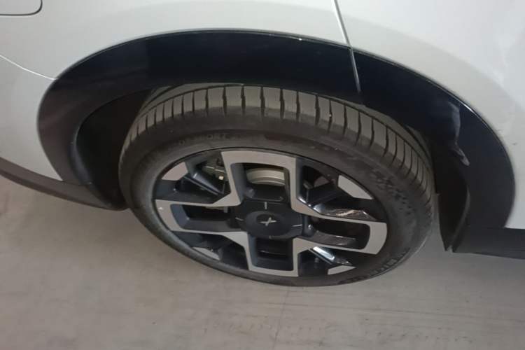 Used XPeng G7 2025 Model—702 Ultra Long Range Right Rear Wheel Hub