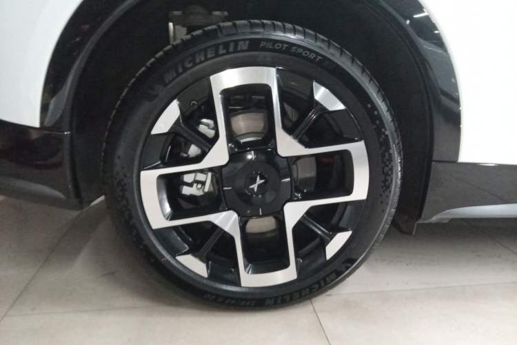 Used XPeng G7 2025 Model—702 Ultra Long Range Right Rear Wheel Hub