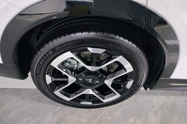 Used XPeng G7 2025 Model—702 Ultra Long Range Right Rear Wheel Hub