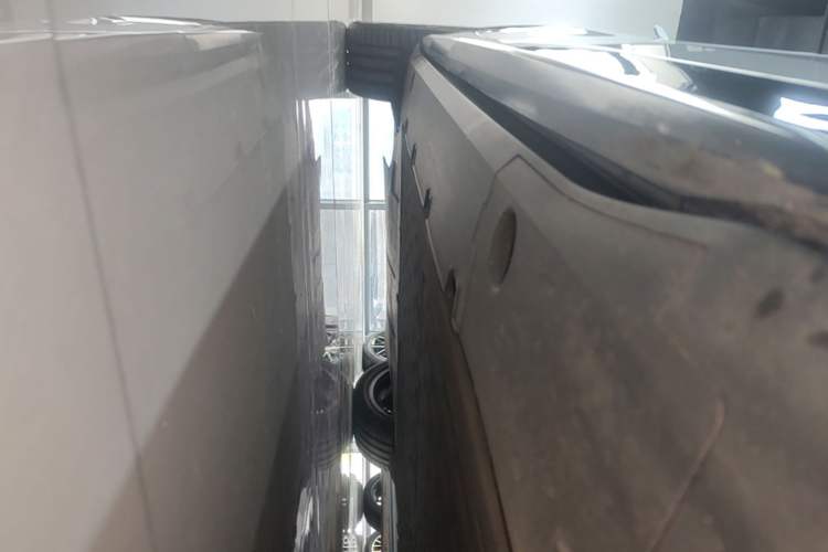 Used XPeng G7 2025 Model—702 Ultra Long Range Right Side Sill