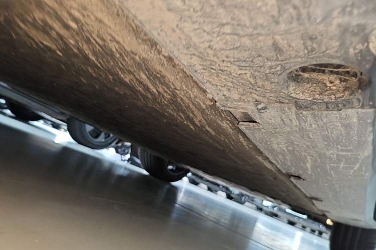 Used XPeng G7 2025 Model—702 Ultra Long Range Right Side Sill
