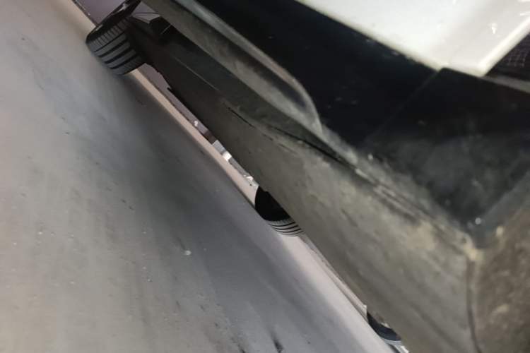 Used XPeng G7 2025 Model—702 Ultra Long Range Right Side Sill