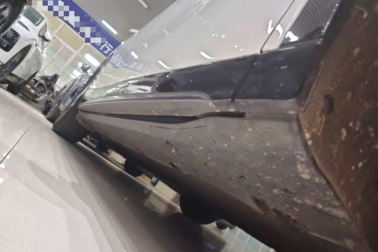Used XPeng G7 2025 702 Max Right Side Sill