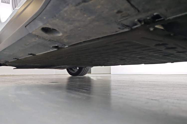 Used XPeng G7 2025 Model—702 Ultra Long Range Right Side Sill