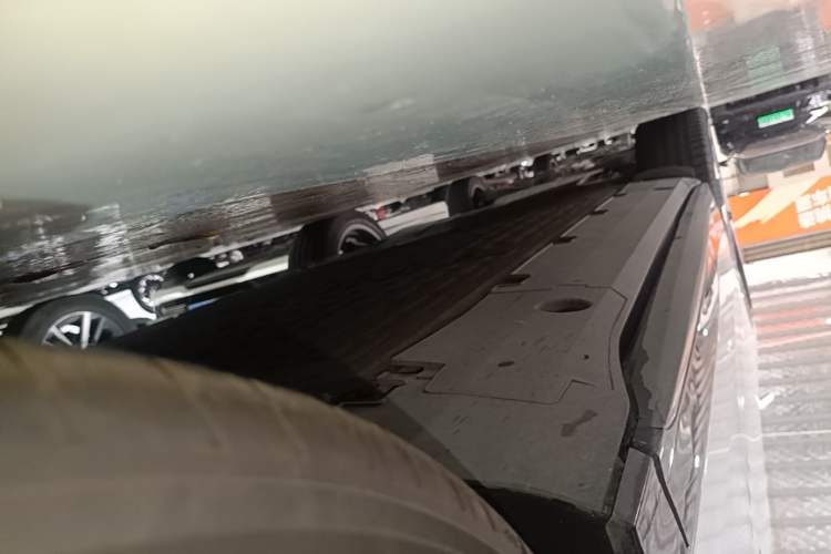 Used XPeng G7 2025 Model—702 Ultra Long Range Right Side Sill