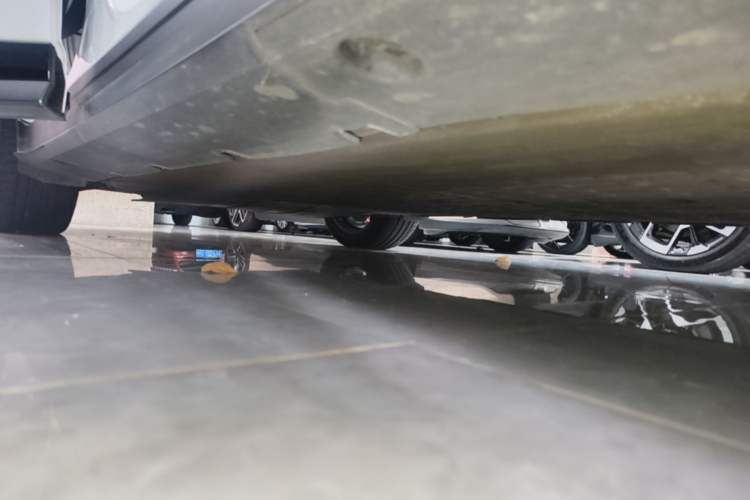 Used XPeng G7 2025 Model—702 Ultra Long Range Right Side Sill
