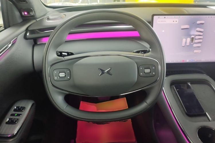 Used XPeng G7 2025 Model—702 Ultra Long Range Steering Wheel
