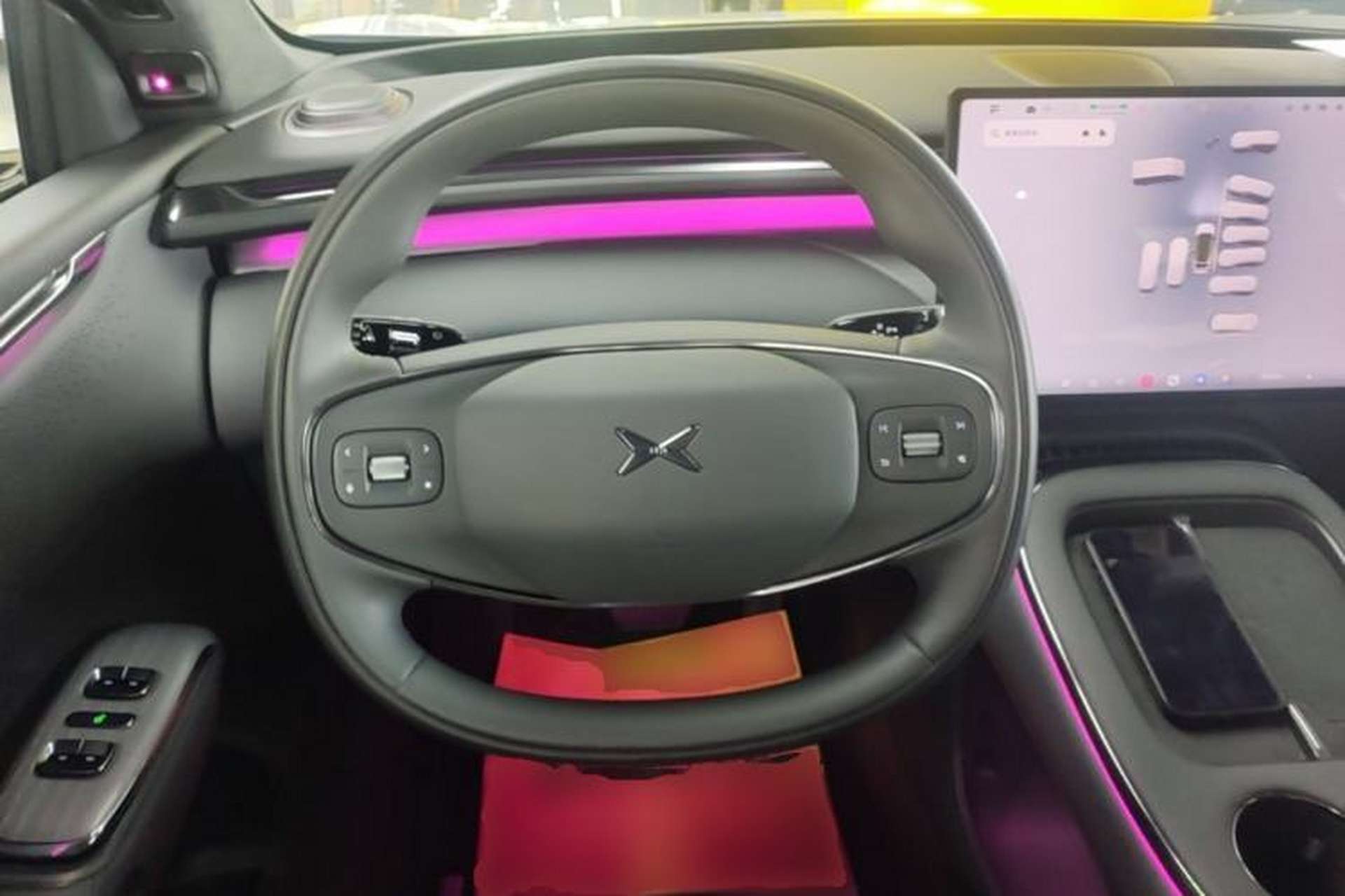 Used XPeng G7 2025 Model—702 Ultra Long Range Steering Wheel
