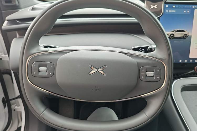 Used XPeng G7 2025 Model—602 Long Range Max Steering Wheel