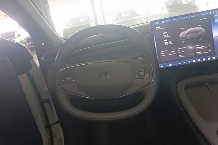 Used XPeng G7 2025 Model—702 Ultra Long Range Steering Wheel