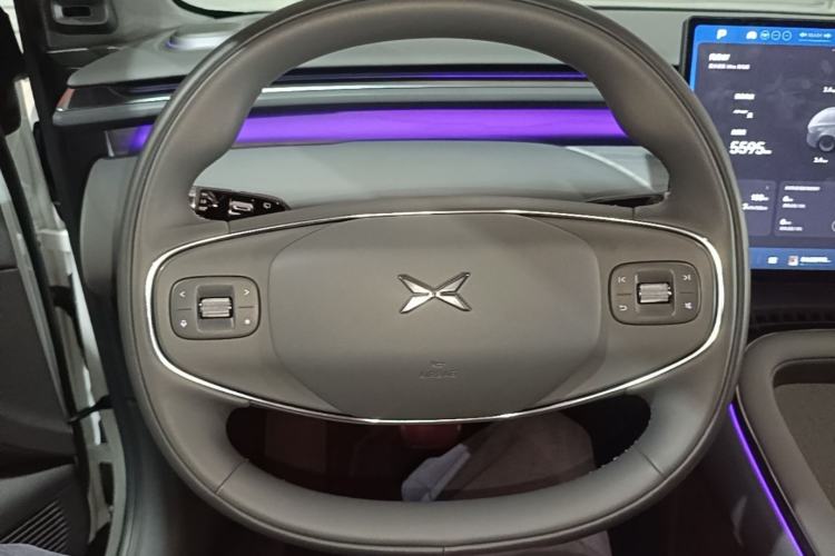Used XPeng G7 2025 Model—702 Ultra Long Range Steering Wheel