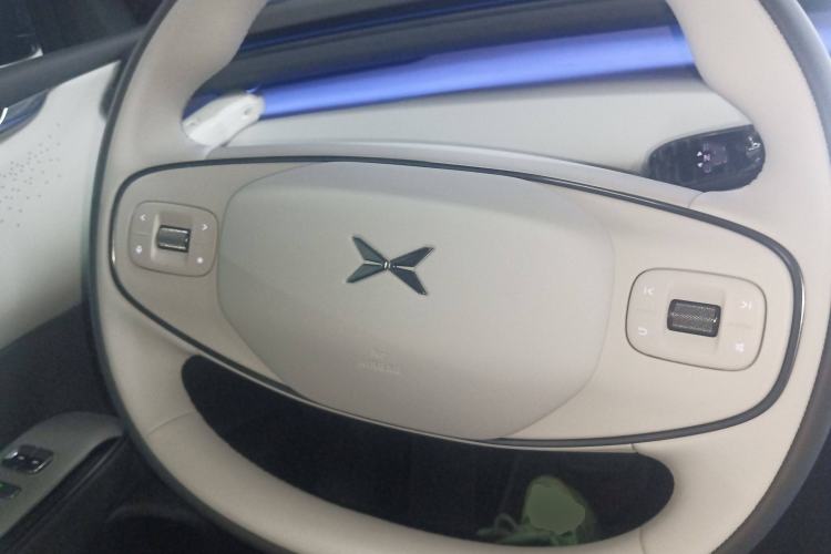 Used XPeng G7 2025 Model—602 Long Range Max Steering Wheel