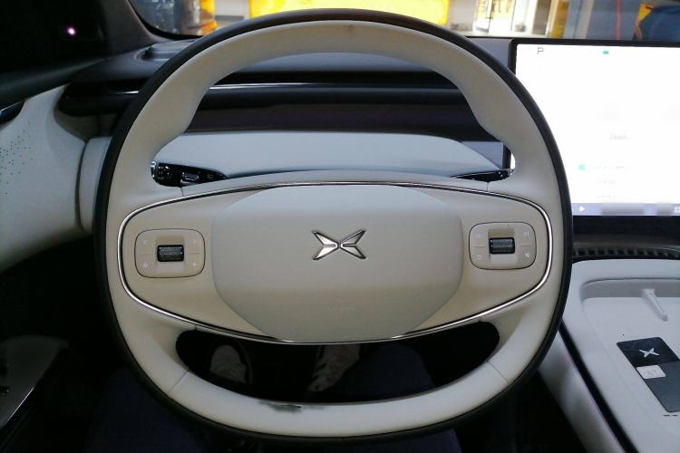 Used XPeng G7 2025 Model—702 Ultra Long Range Steering Wheel