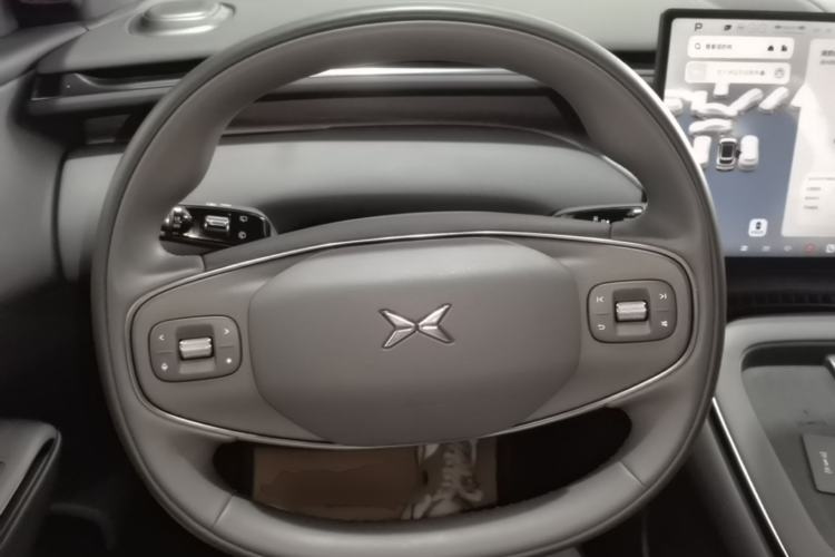 Used XPeng G7 2025 Model—702 Ultra Long Range Steering Wheel