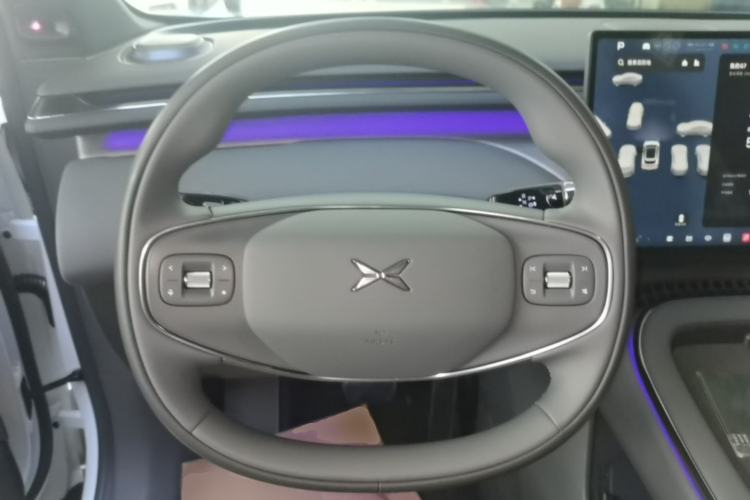 Used XPeng G7 2025 Model—702 Ultra Long Range Steering Wheel