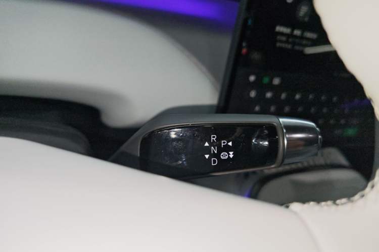 Used XPeng G7 2025 Model—602 Long Range Max Gear Lever