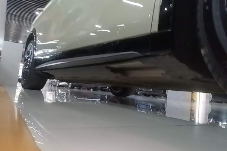 Used XPeng G7 2025 Model—702 Ultra Long Range Right Side Sill