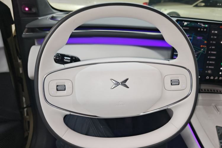 Used XPeng G7 2025 Model—602 Long Range Max Steering Wheel