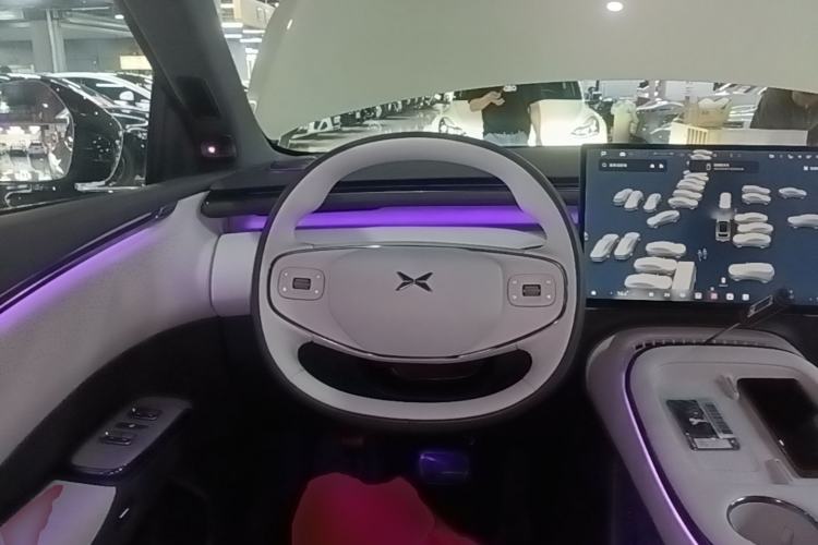 Used XPeng G7 2025 Model—702 Ultra Long Range Steering Wheel