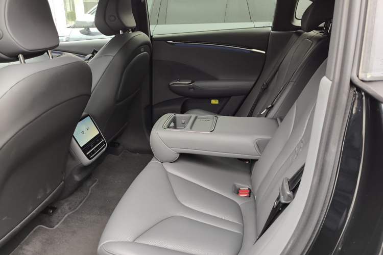 Used XPeng G7 2026 Model, Range-Extended 1704 Max Flagship Edition Left Rear Seat