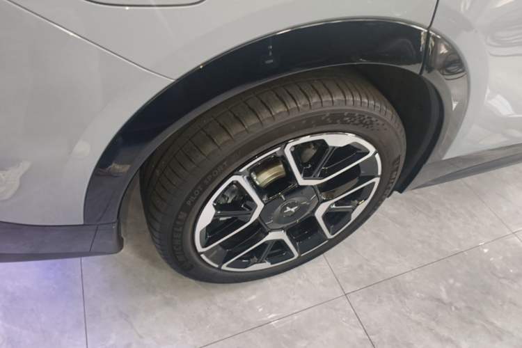 Used XPeng G7 2026 Model, Range-Extended 1704 Max Flagship Edition Right Rear Wheel Hub