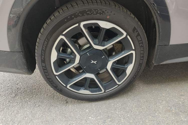 Used XPeng G7 2026 Model, Range-Extended 1704 Max Flagship Edition Right Rear Wheel Hub